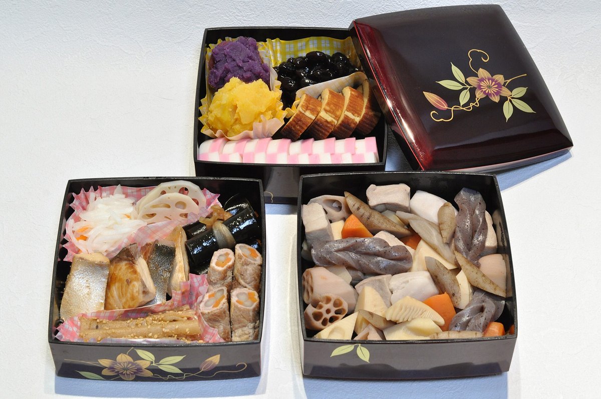 大きな重箱のおせち